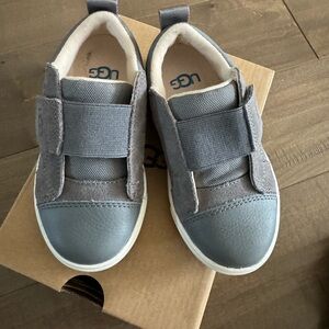 UGG boys sneaker